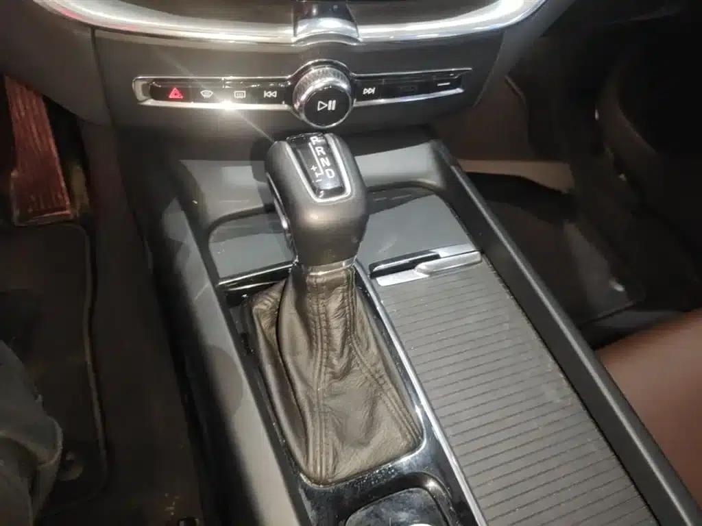 Volvo XC60 2019 T5 AWD Smart Edition (China VI Emission Standard) — миниатюра 14