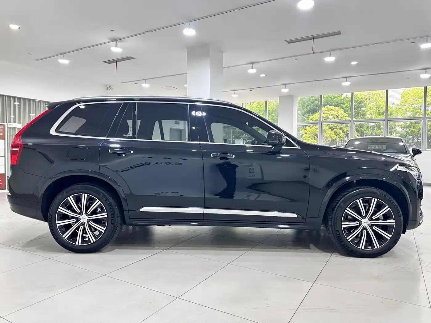 2023 Volvo XC90 B5 Smart Luxury Edition 7-seater — миниатюра 4