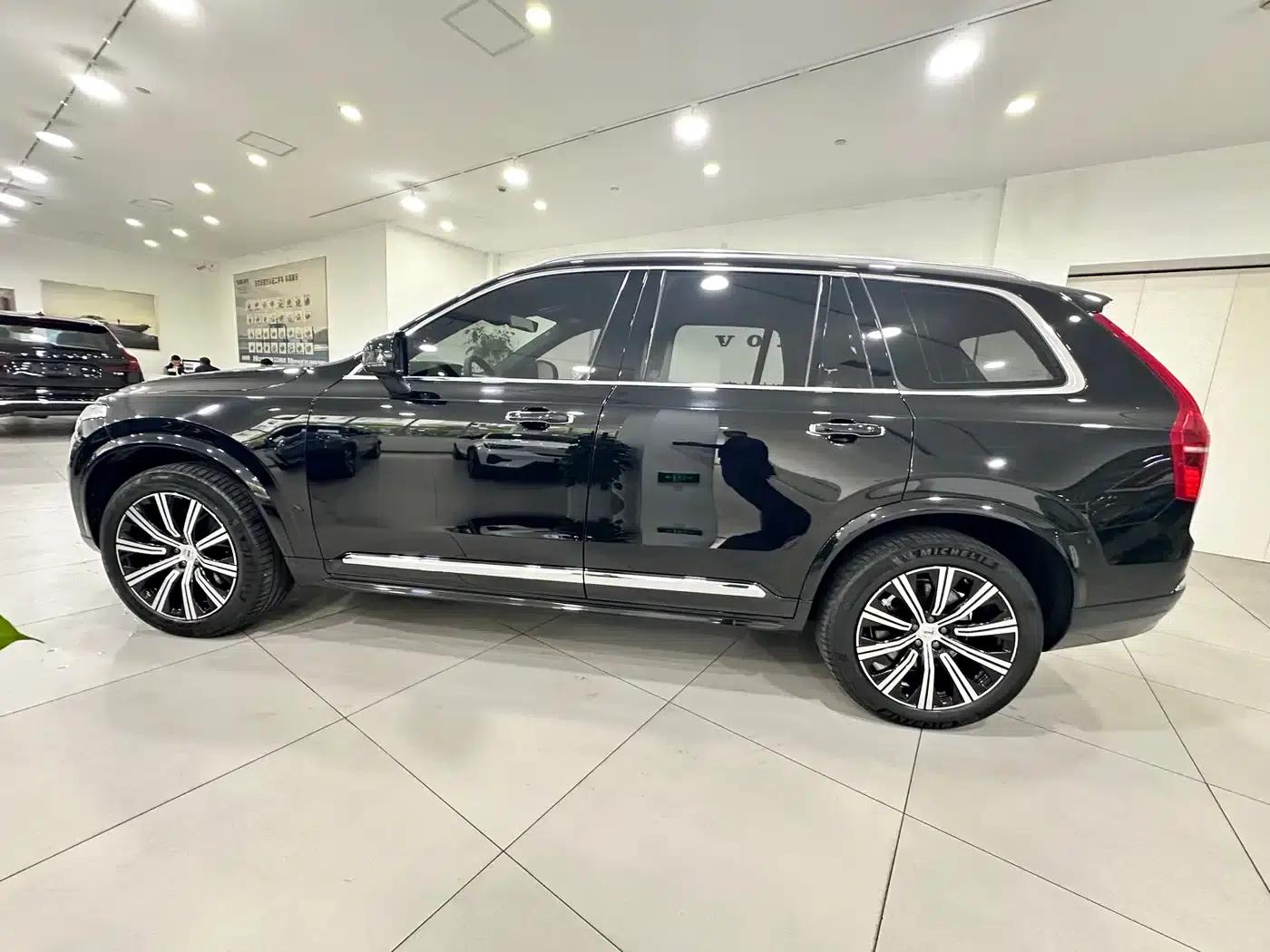 2023 Volvo XC90 B5 Smart Luxury Edition 7-seater — миниатюра 8