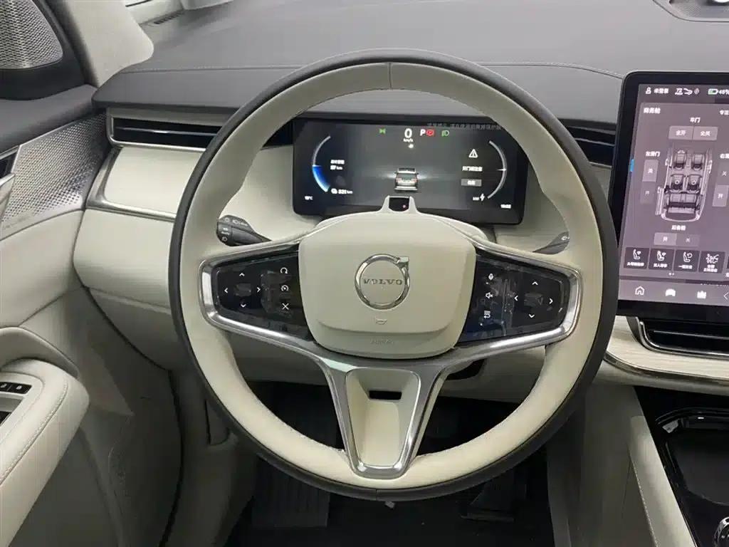 Volvo EM90 2025 Ultra 6-seater — миниатюра 2