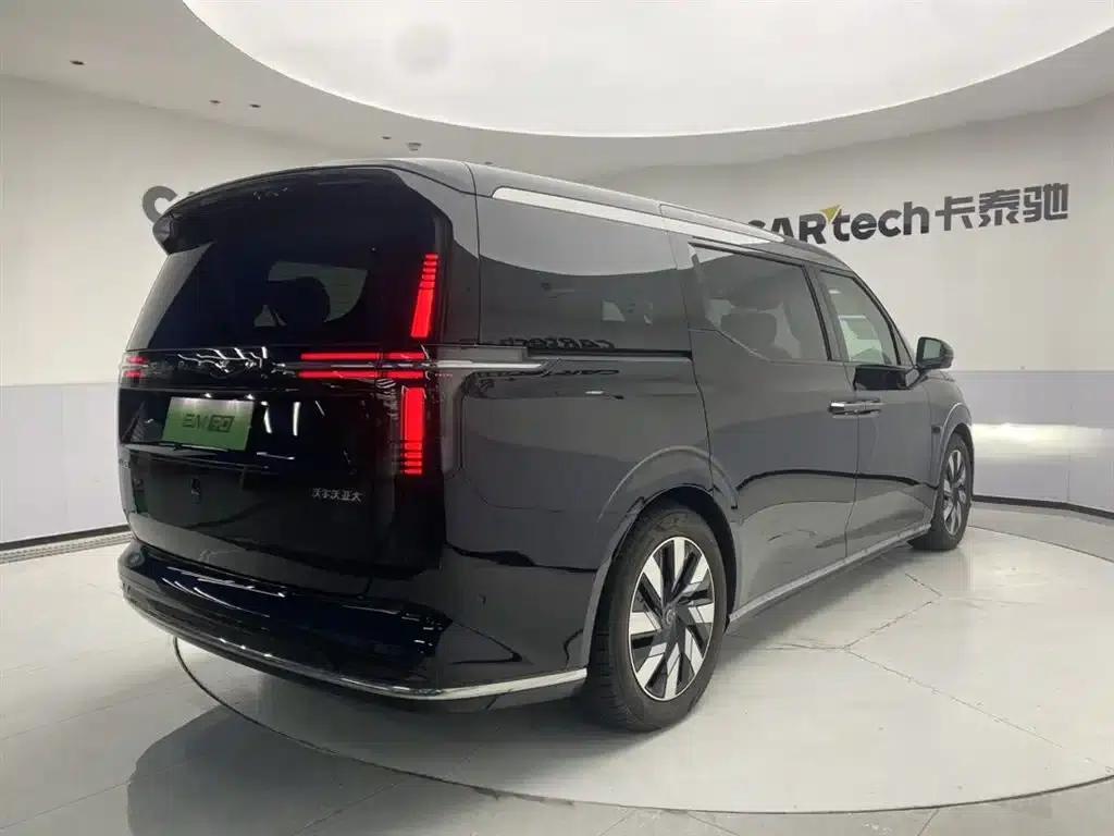 Volvo EM90 2025 Ultra 6-seater — миниатюра 13