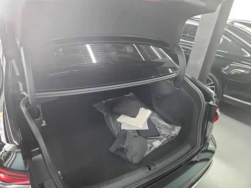 Audi A6L 2023 Facelift 40 TFSI Luxury Dynamic — миниатюра 10