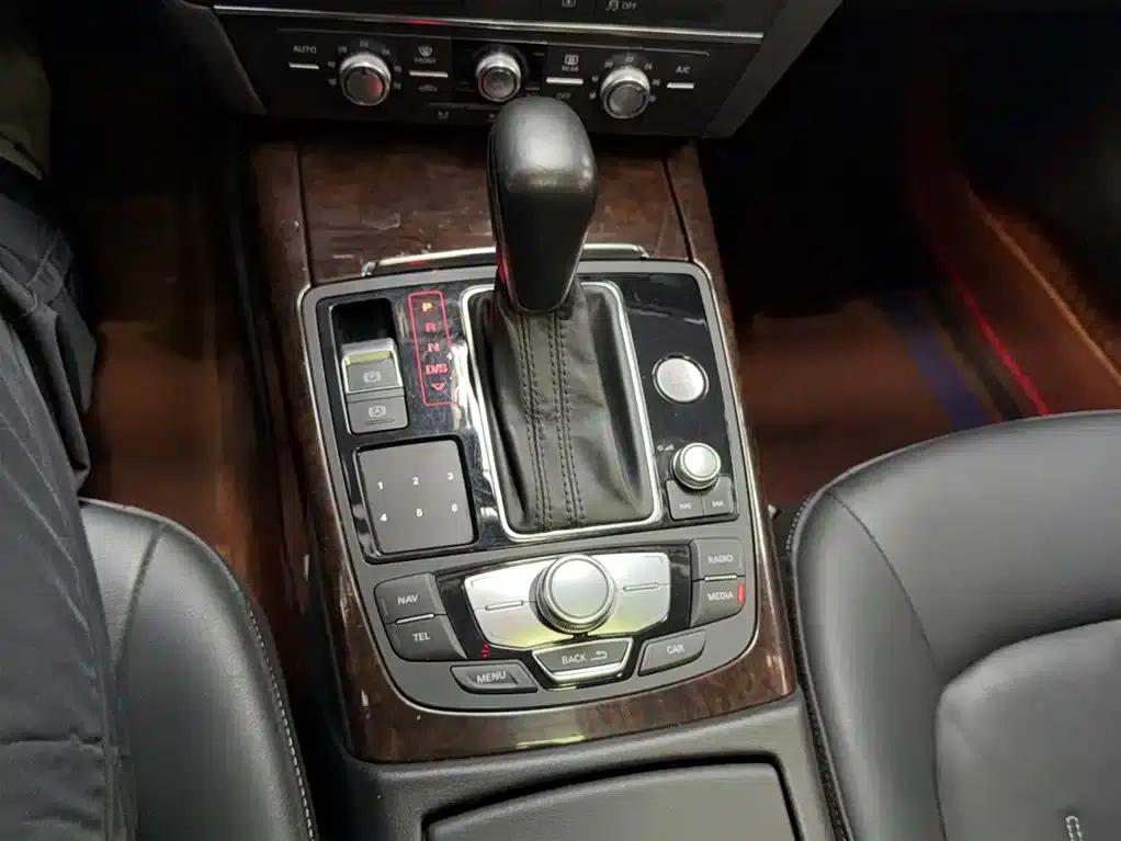 Audi A6L 2018 30th Anniversary Edition 35 TFSI Fashion Model — миниатюра 18
