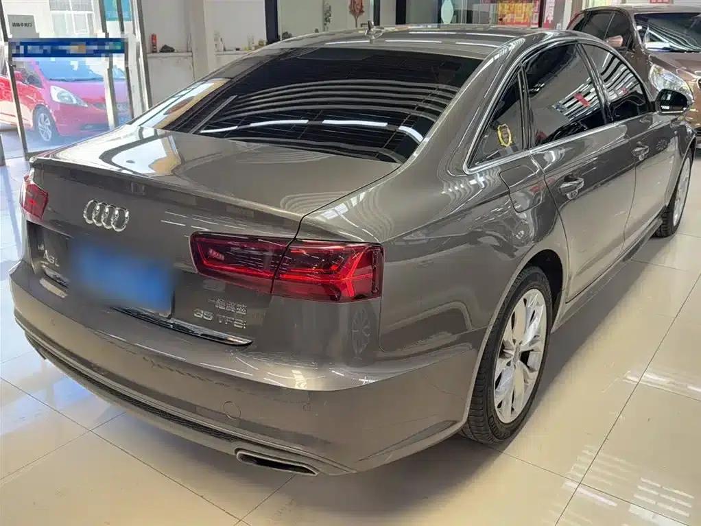 Audi A6L 2018 30th Anniversary Edition 35 TFSI Fashion Model — миниатюра 10