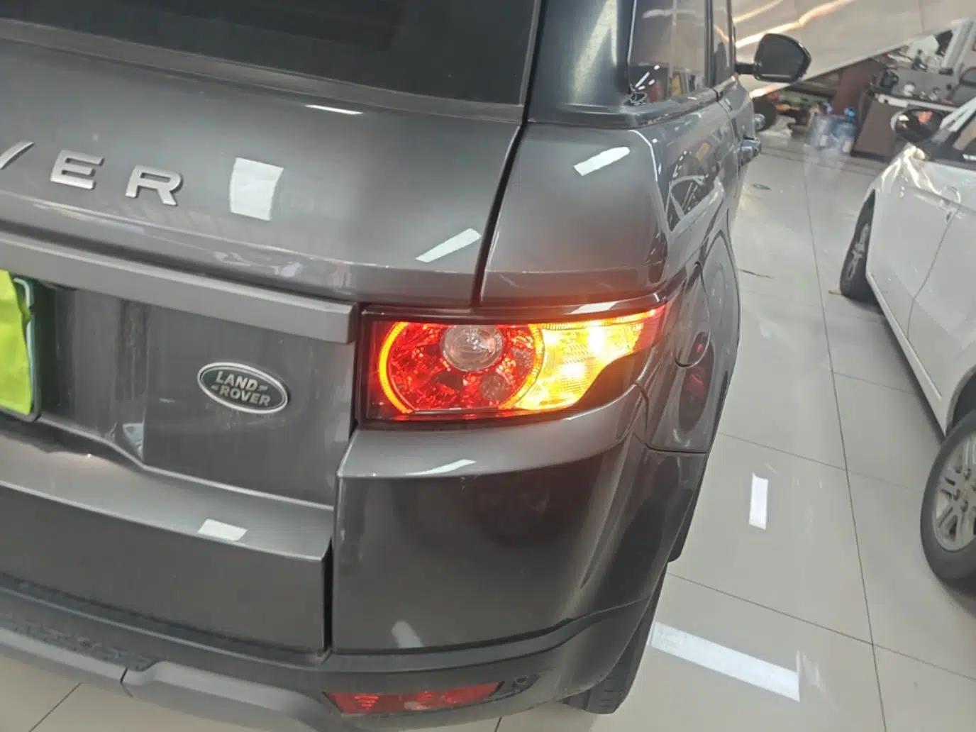 Land Rover Range Evoque 2015 2.0T Five-Door Zhiyao Edition — миниатюра 8