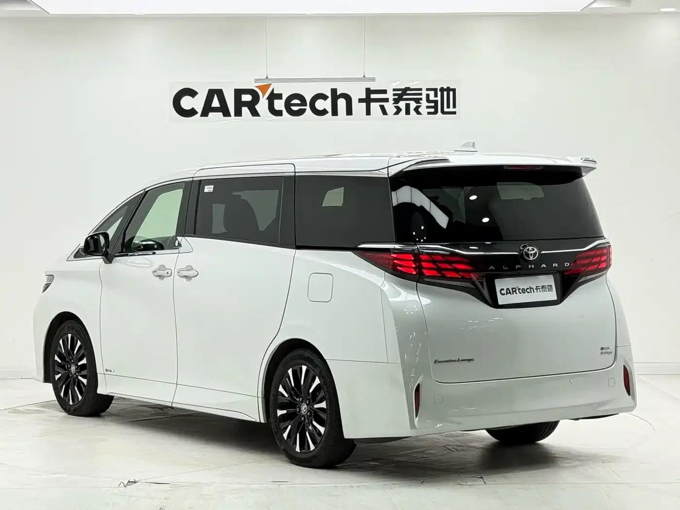 2024 Alphard Hybrid 2.5L Premium Edition — миниатюра 3
