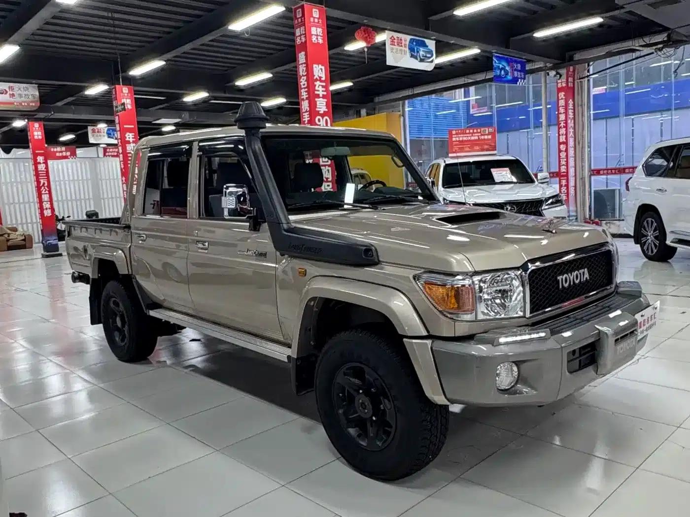 Land Cruiser (Imported) LC79 2019 Model 4.5L Manual — миниатюра 2