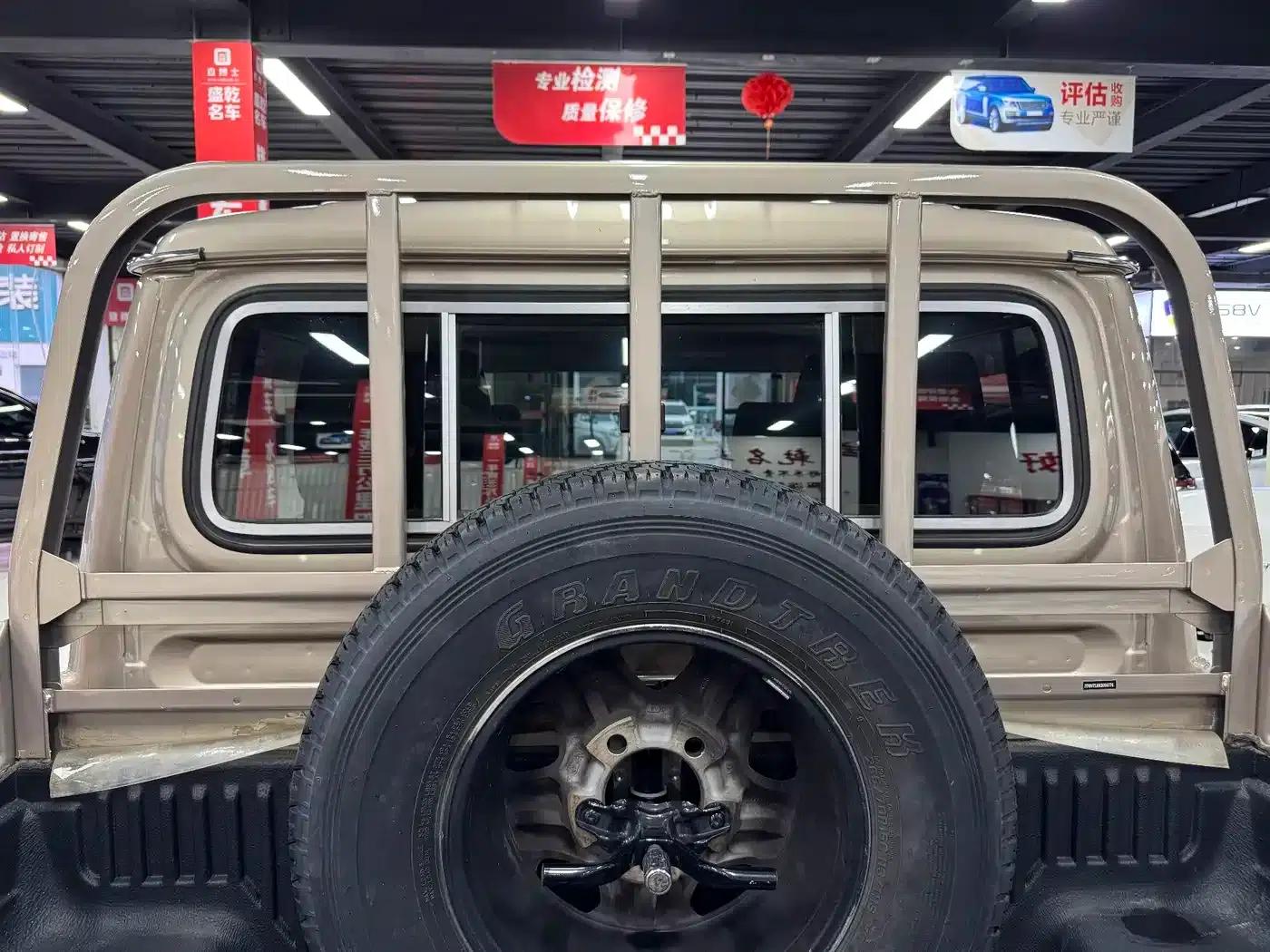 Land Cruiser (Imported) LC79 2019 Model 4.5L Manual — миниатюра 12