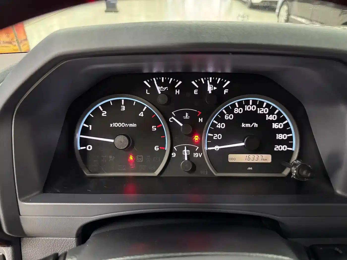Land Cruiser (Imported) LC79 2019 Model 4.5L Manual — миниатюра 20