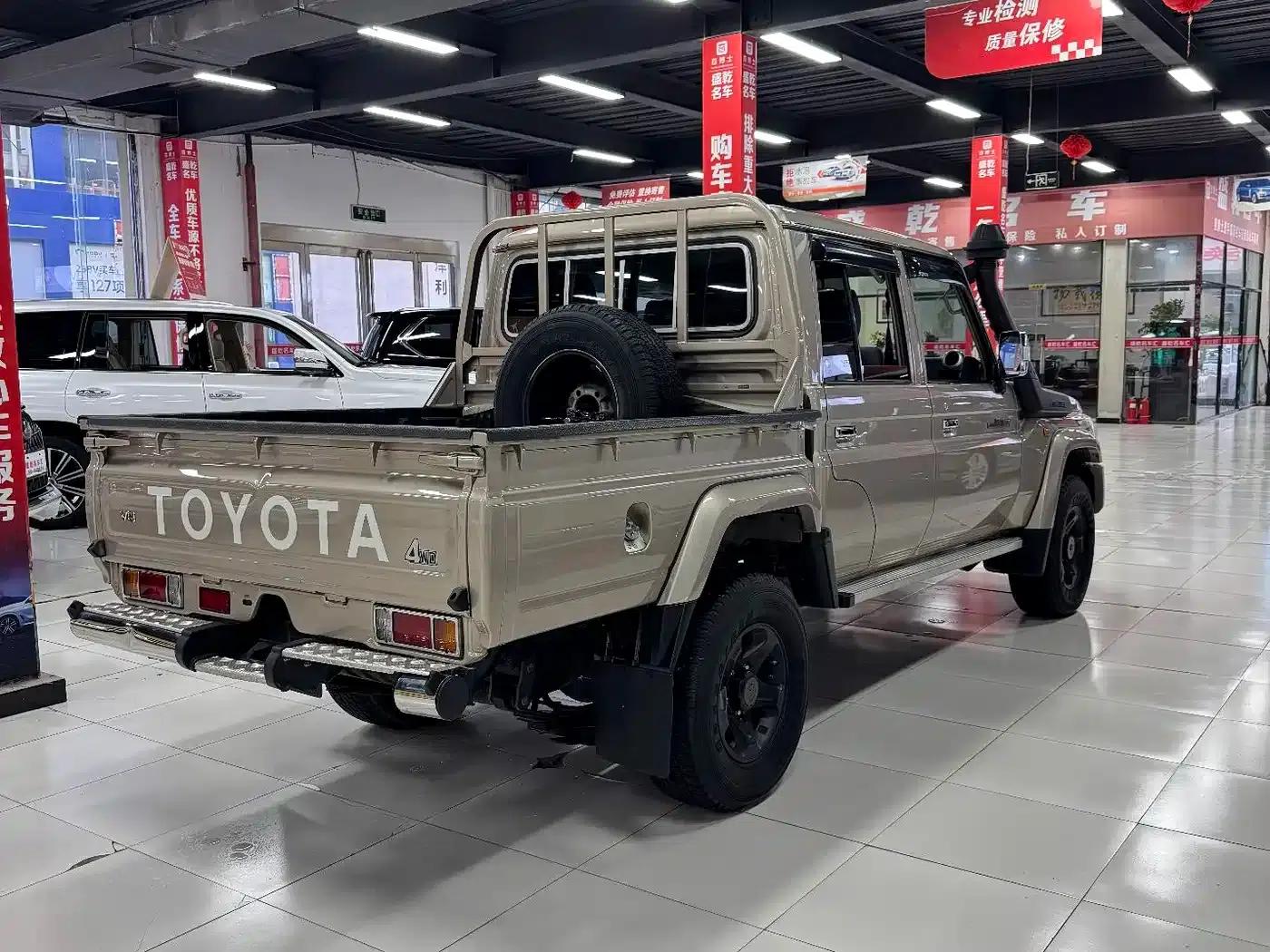 Land Cruiser (Imported) LC79 2019 Model 4.5L Manual — миниатюра 4