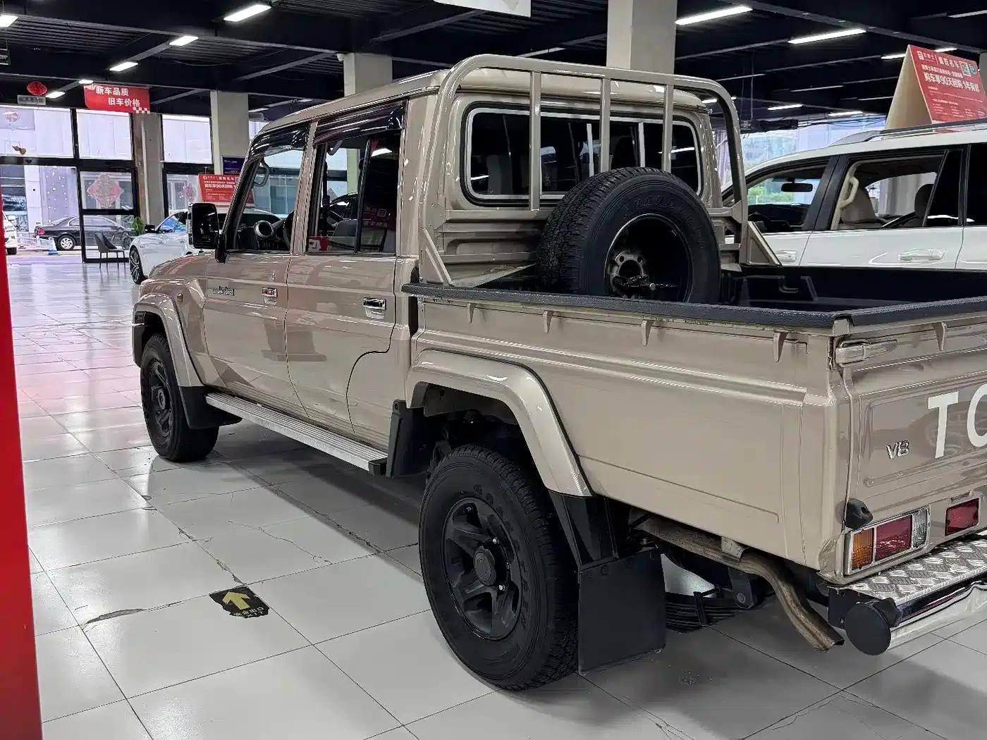Land Cruiser (Imported) LC79 2019 Model 4.5L Manual — миниатюра 6