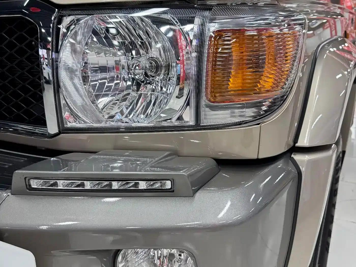 Land Cruiser (Imported) LC79 2019 Model 4.5L Manual — миниатюра 10