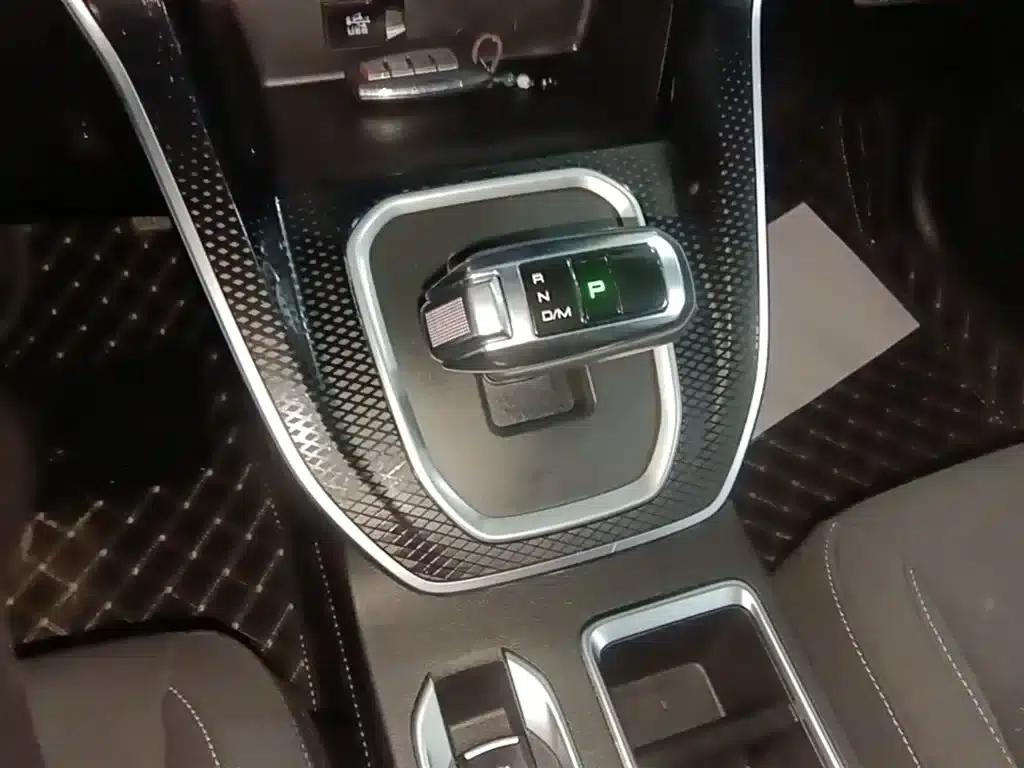Haval M6 2021 PLUS 1.5T DCT Elite Intelligent Connectivity Edition — миниатюра 14