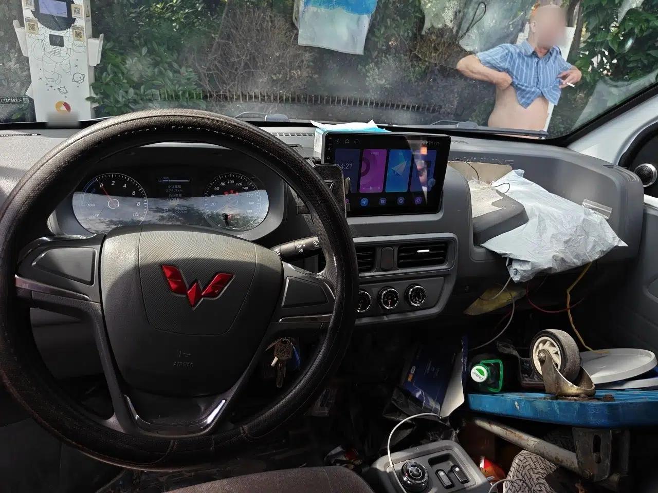 Wuling Yangguang 2024 300KM Comfort Version Passenger Van 75kW — миниатюра 11