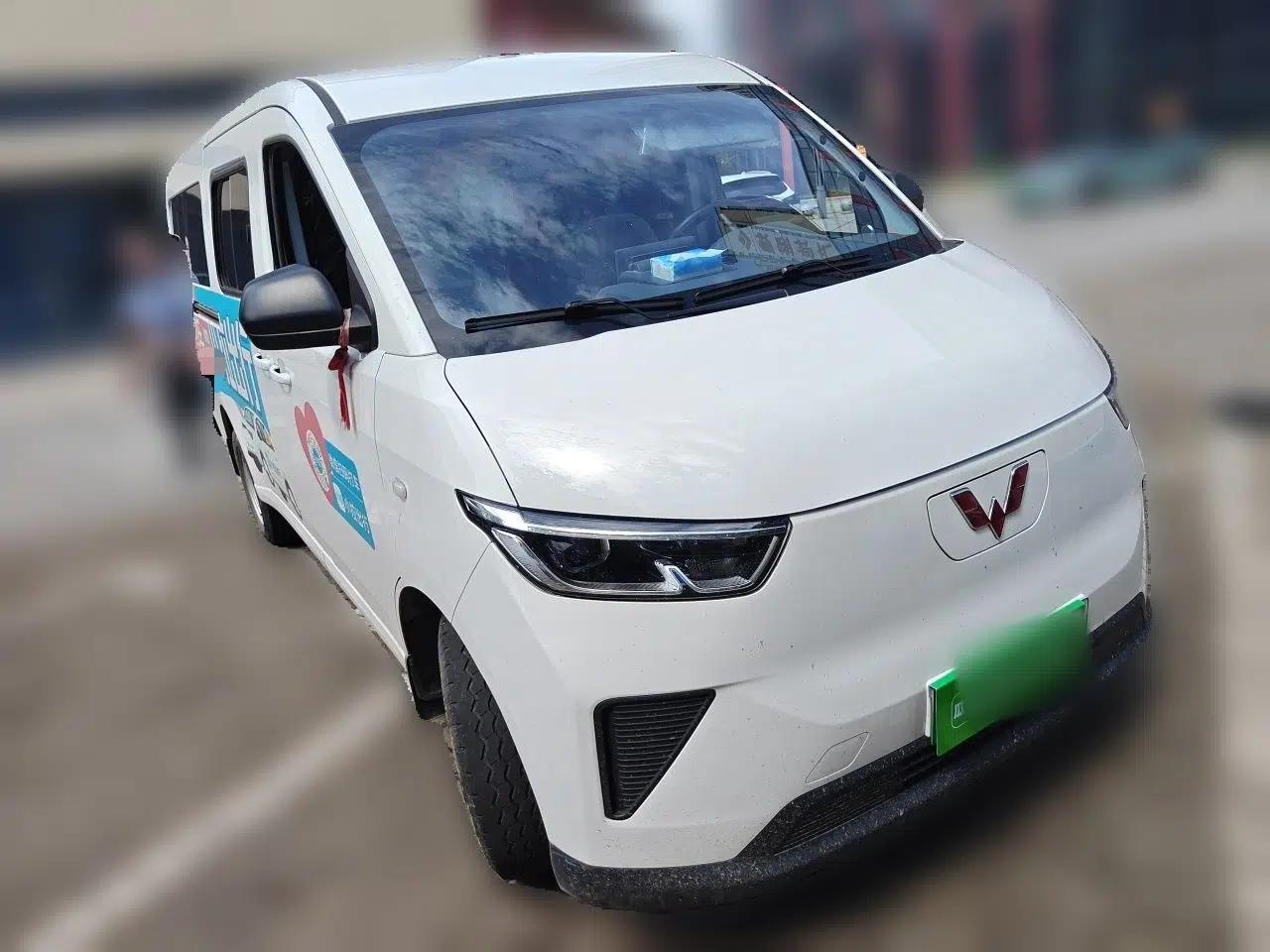 Wuling Yangguang 2024 300KM Comfort Version Passenger Van 75kW — миниатюра 3