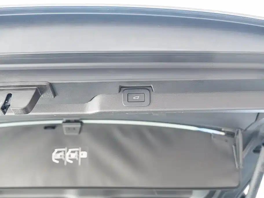 Discover 2023 Facelifted 360PS R-Dynamic S — миниатюра 10
