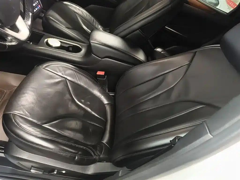 Lincoln MKC 2018 2.0T AWD Premium Edition — миниатюра 15