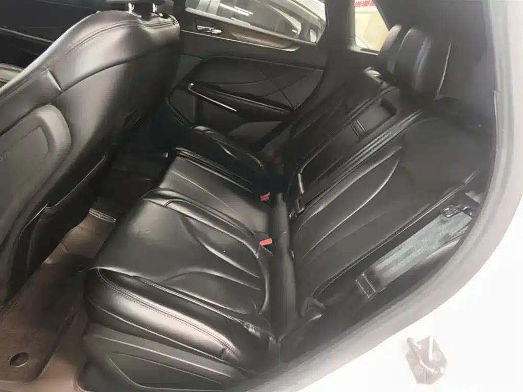 Lincoln MKC 2018 2.0T AWD Premium Edition — миниатюра 17