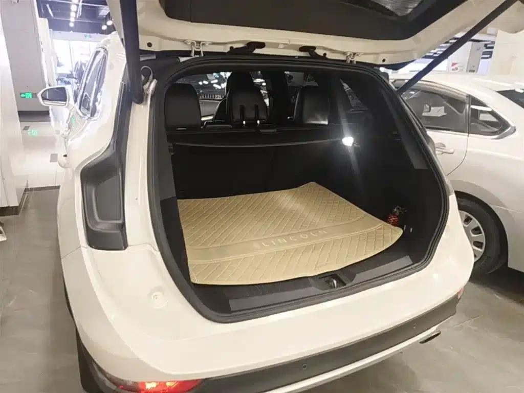 Lincoln MKC 2018 2.0T AWD Premium Edition — миниатюра 19