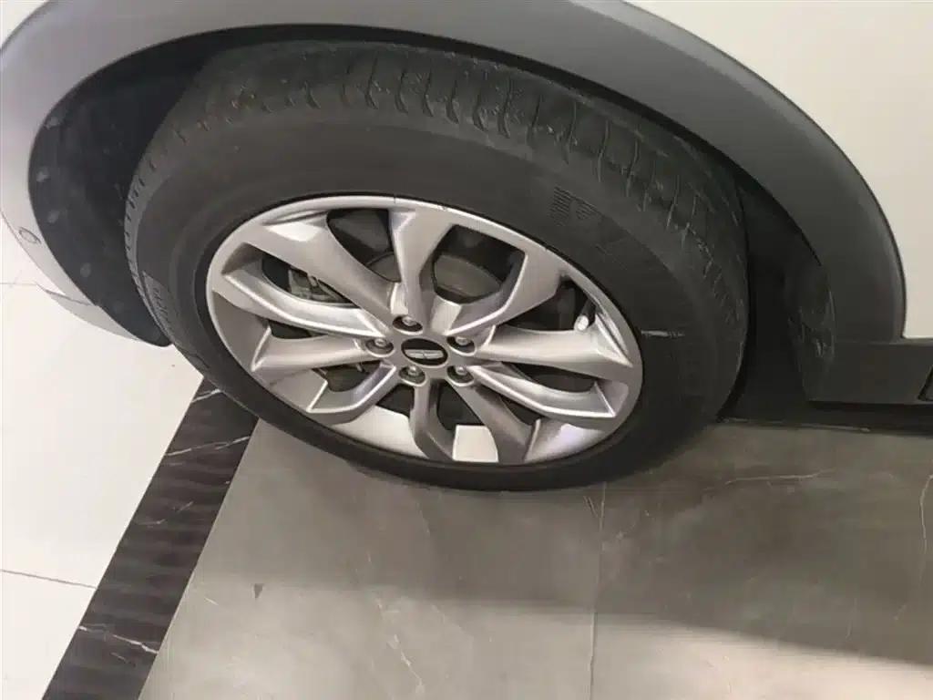 Lincoln MKC 2018 2.0T AWD Premium Edition — миниатюра 23