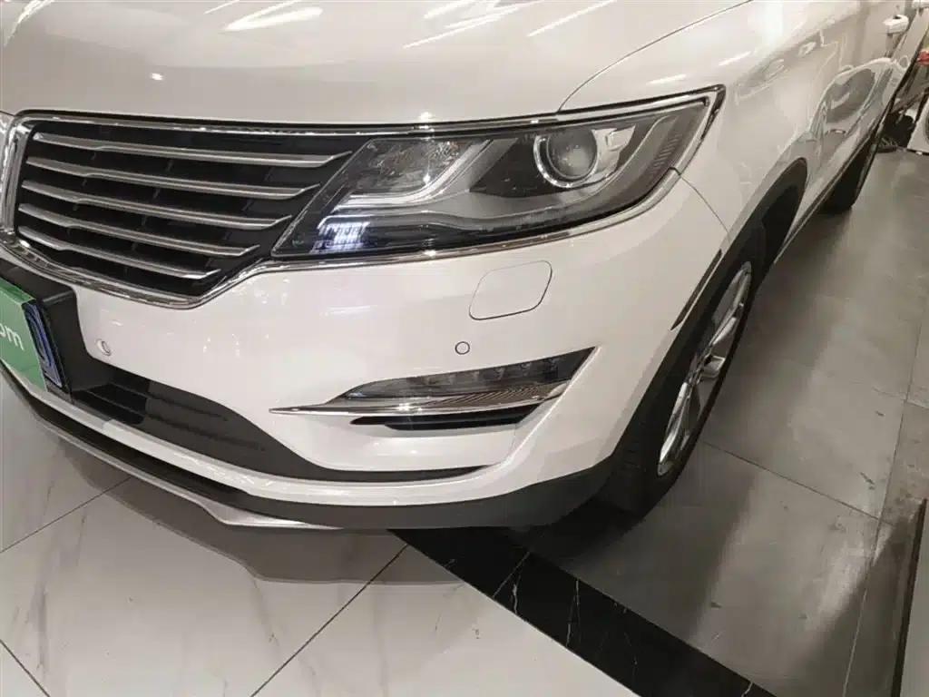 Lincoln MKC 2018 2.0T AWD Premium Edition — миниатюра 24
