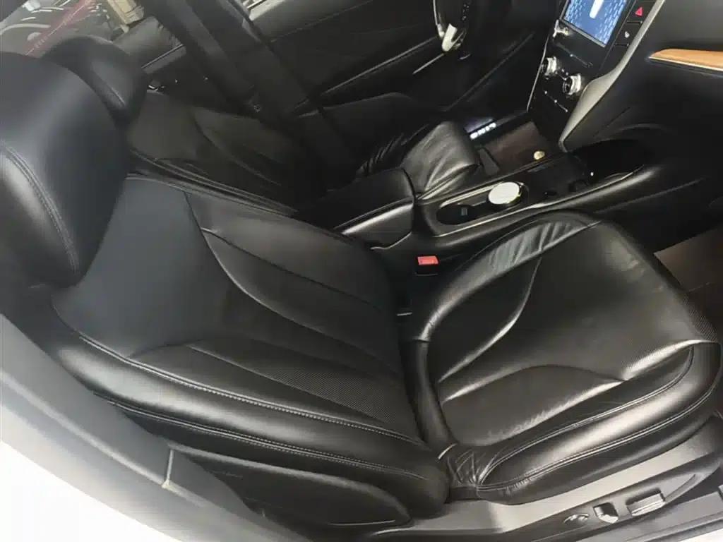 Lincoln MKC 2018 2.0T AWD Premium Edition — миниатюра 25