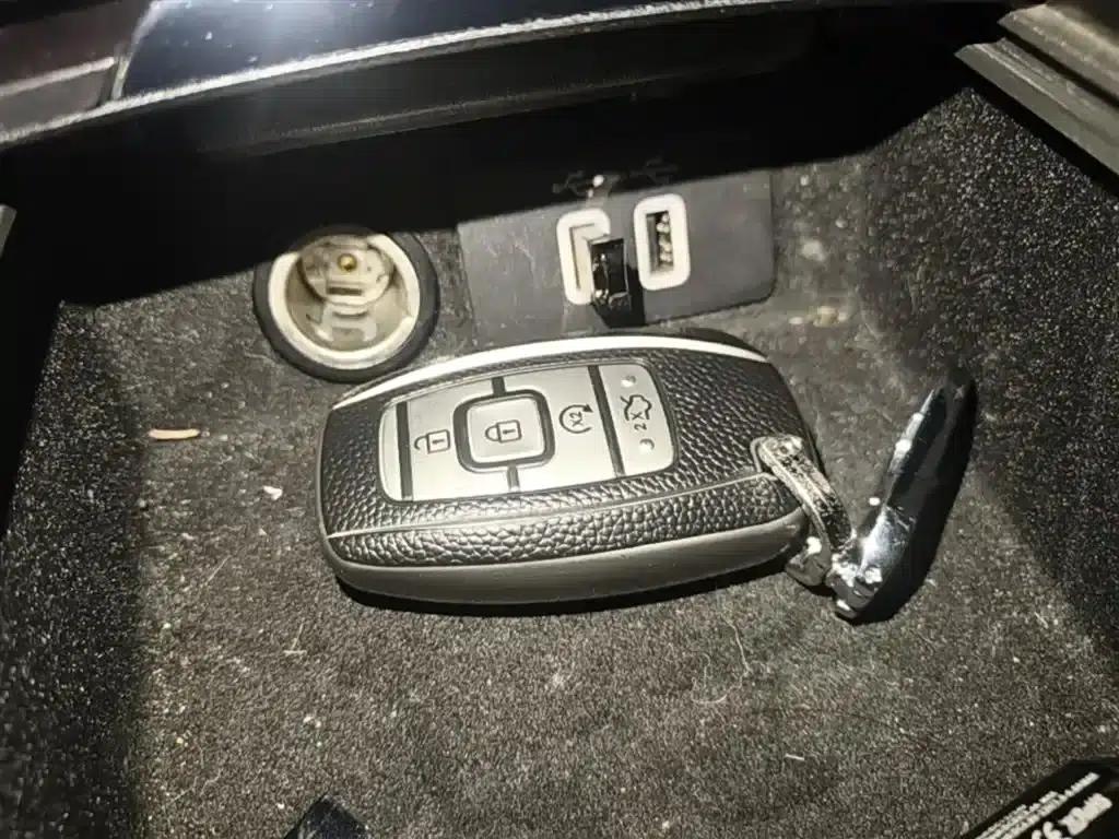 Lincoln MKC 2018 2.0T AWD Premium Edition — миниатюра 9