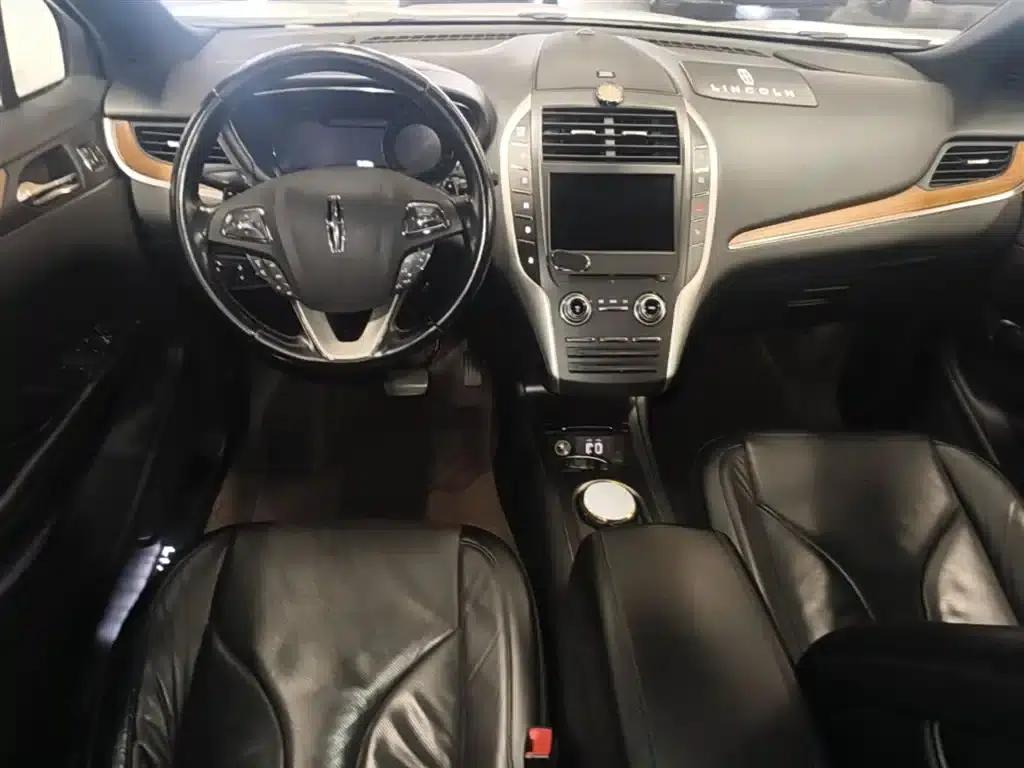 Lincoln MKC 2018 2.0T AWD Premium Edition — миниатюра 10
