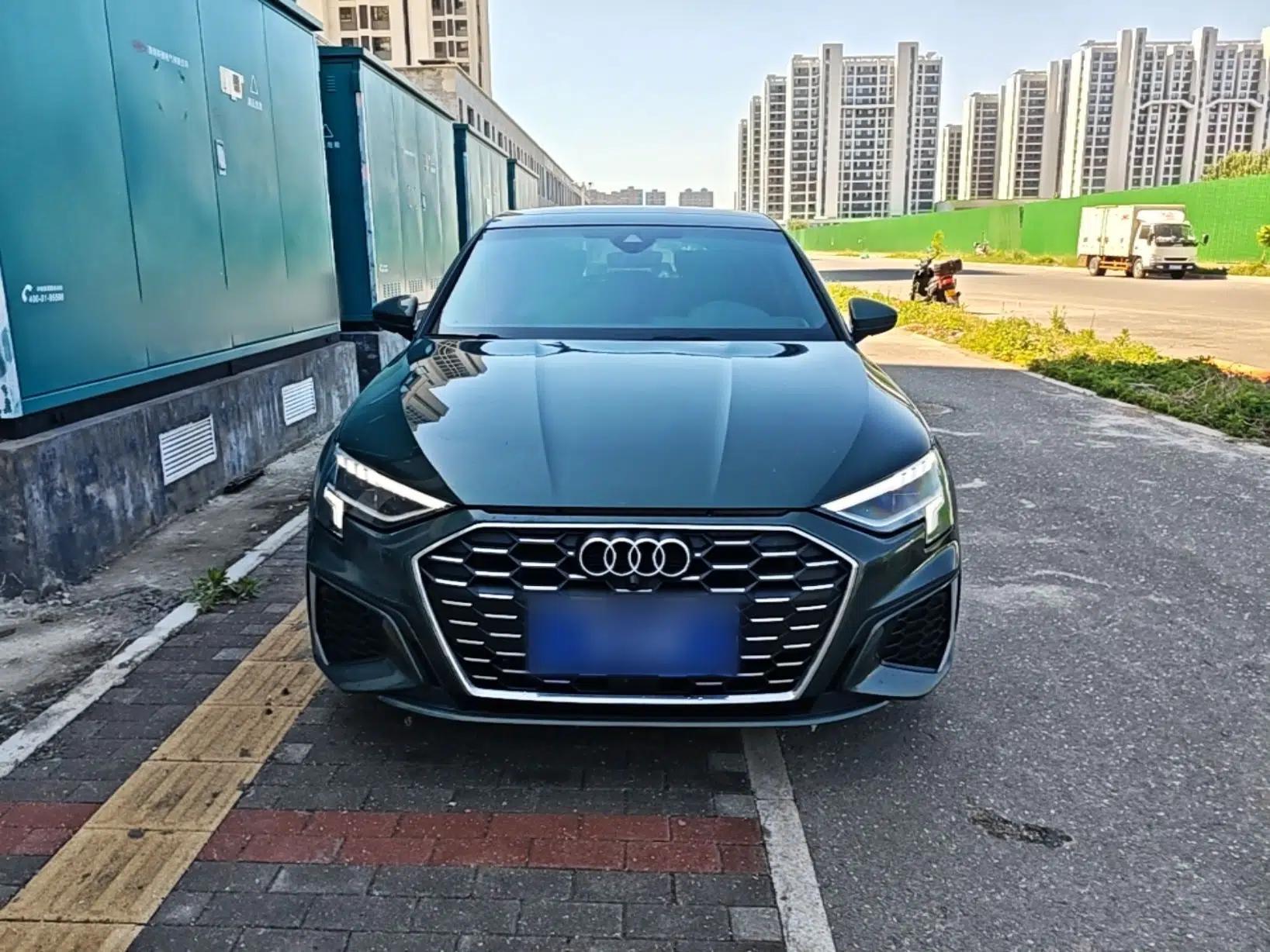 Audi A3 2022 Sportback 35 TFSI Fashionable Sports Model — миниатюра 2