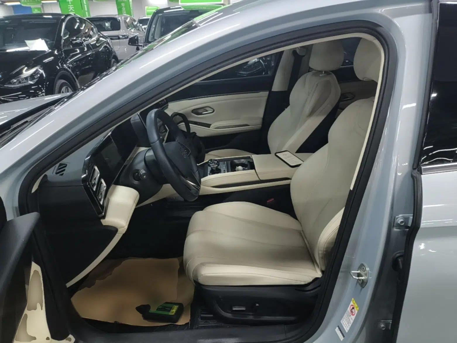 BYD Qin L 2024 DM-i 80KM Beyond Model — миниатюра 18