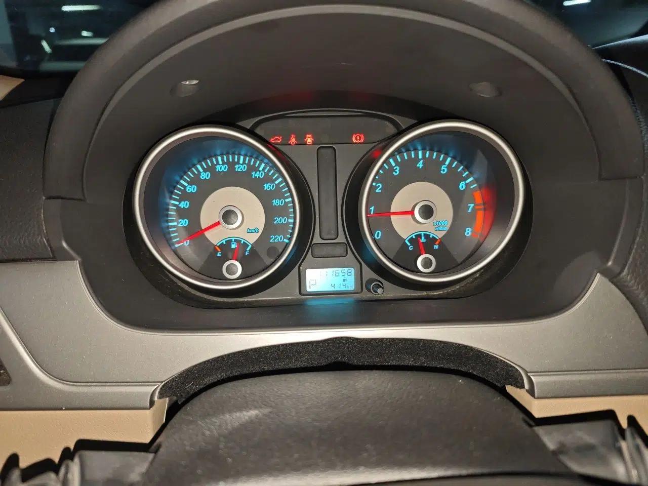 Buick Excelle 2013 1.5L Automatic Classic Model — миниатюра 12