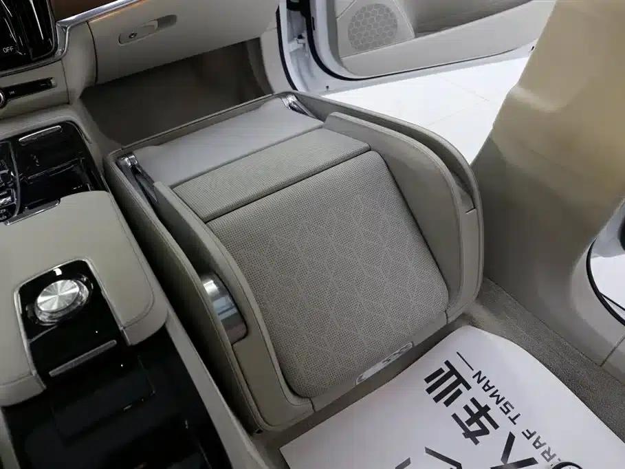 2019 Volvo S90 Plug-in Hybrid T8 E-Drive Hybrid Luxury Edition 3-seater (China VI Emission Standard) — миниатюра 18