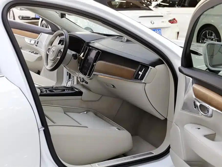 2019 Volvo S90 Plug-in Hybrid T8 E-Drive Hybrid Luxury Edition 3-seater (China VI Emission Standard) — миниатюра 20