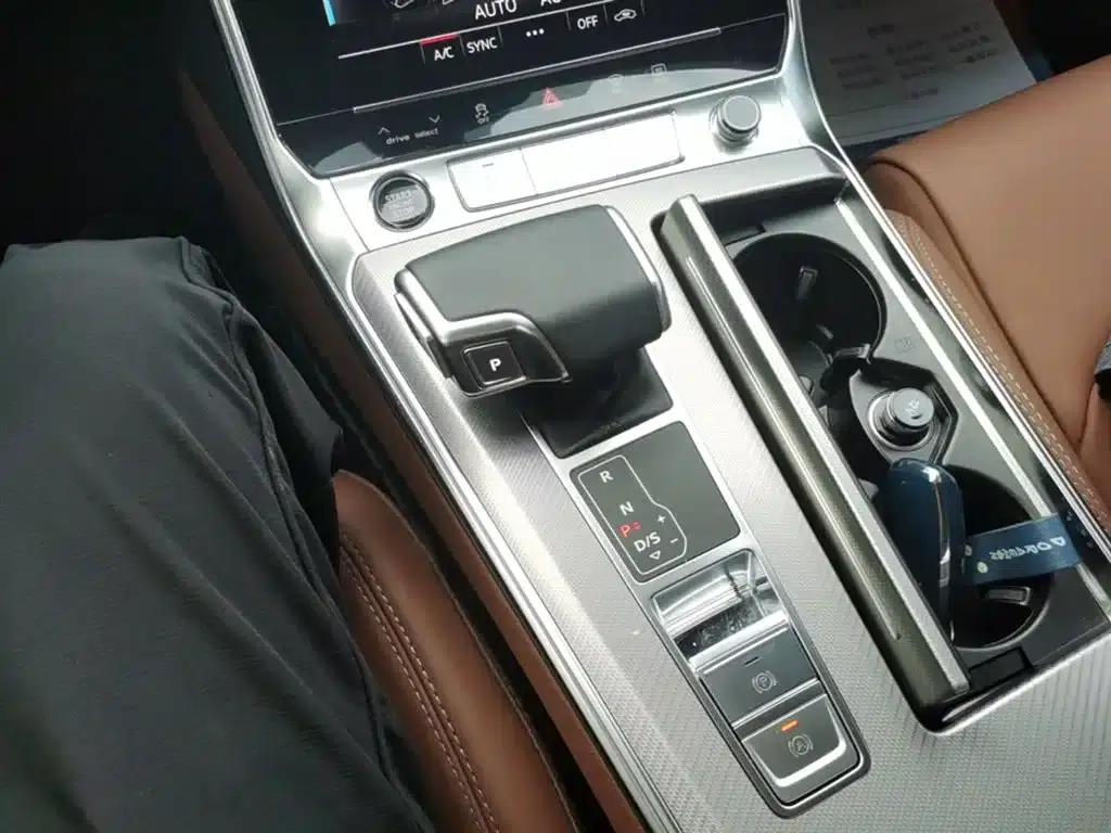 Audi A6L 2023 Facelift 40 TFSI Luxury Elegance — миниатюра 14