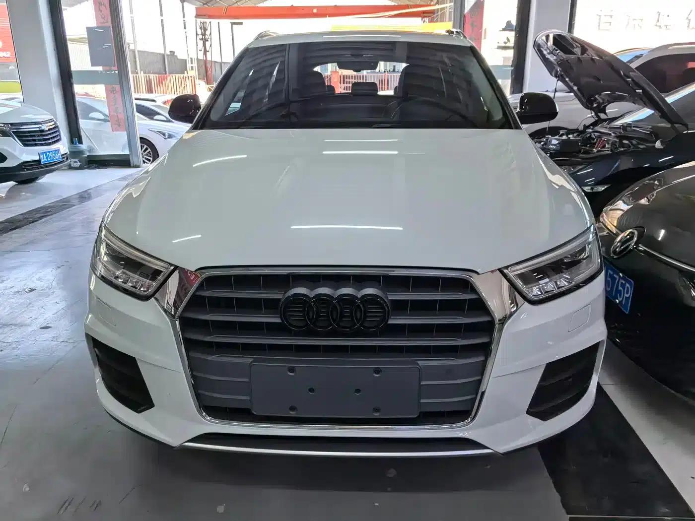 Audi Q3 2018 30th Anniversary Edition 30 TFSI Fashion Model — миниатюра 2