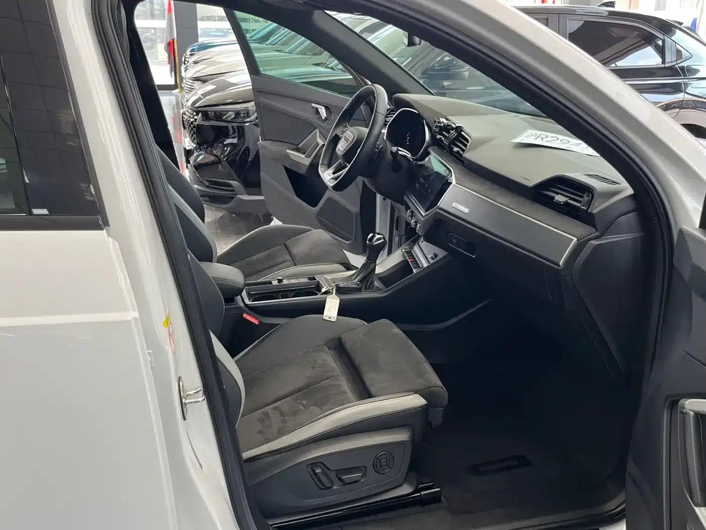 Audi Q3 2022 35 TFSI Fashion Dynamic Edition — миниатюра 14