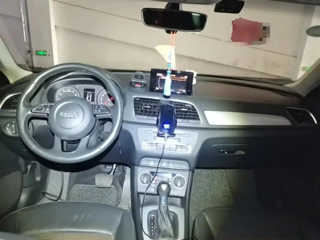 Audi Q3 2018 30th Anniversary Edition 35 TFSI Fashion Model — миниатюра 6