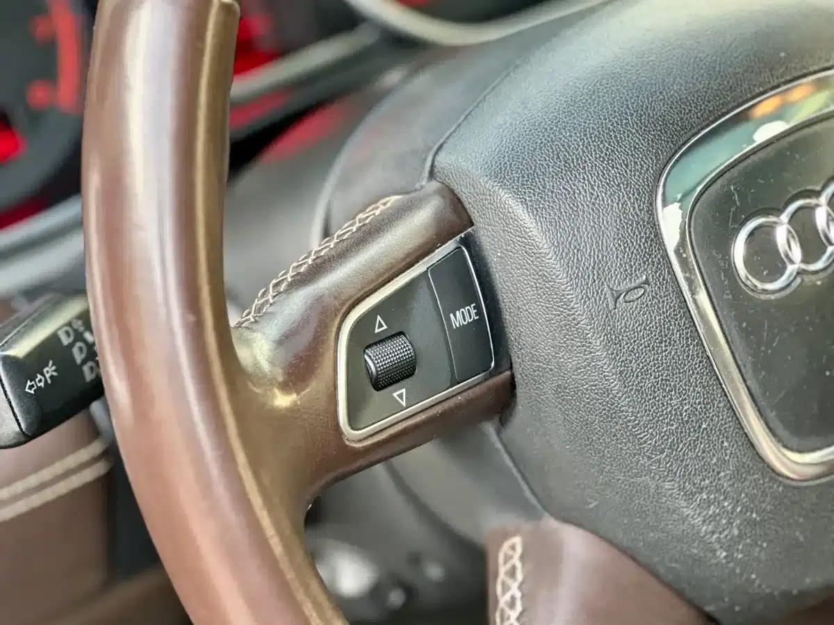 Audi Q7 2011 3.0 TFSI Exclusive Model 200kW — миниатюра 25