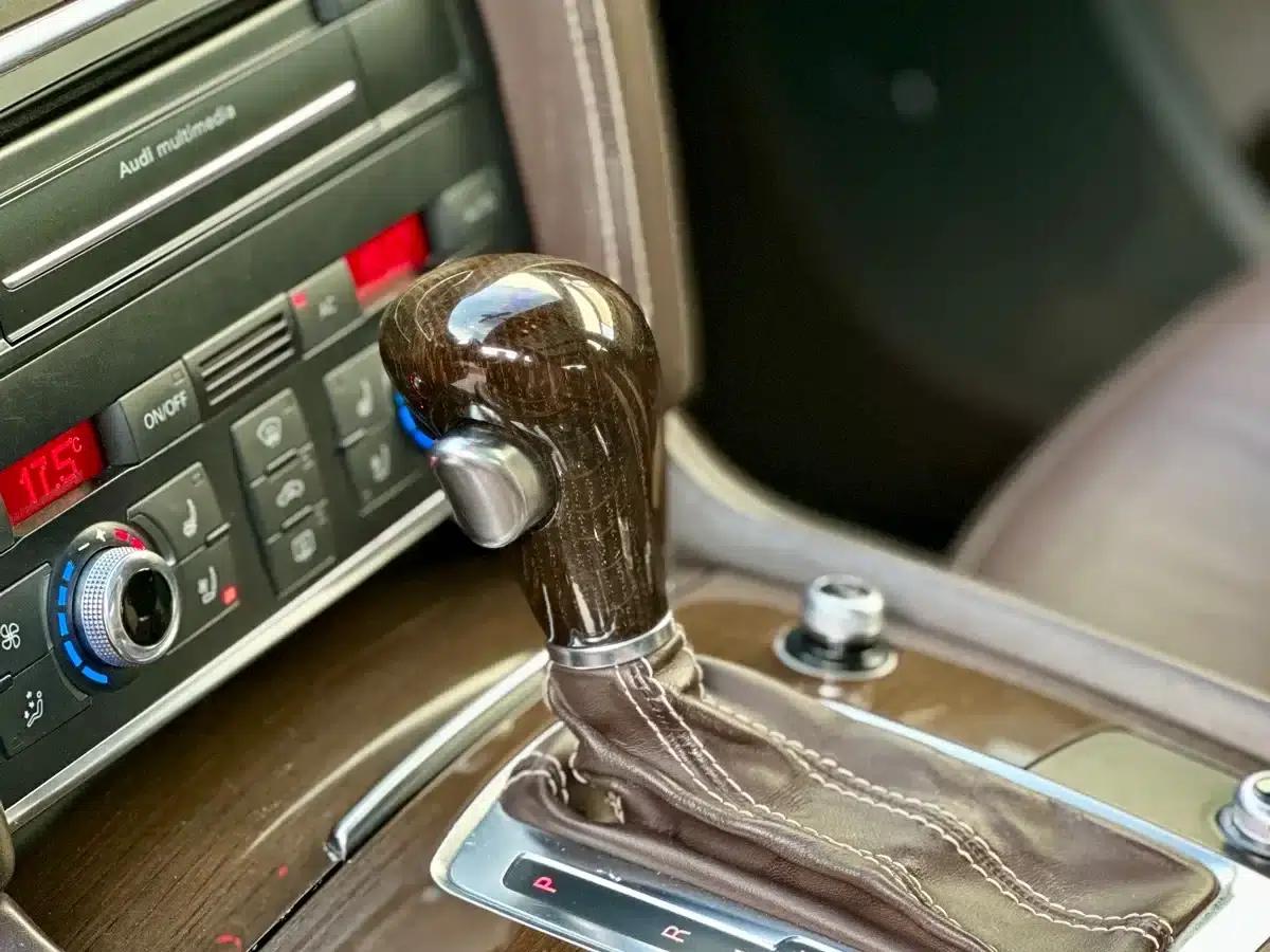 Audi Q7 2011 3.0 TFSI Exclusive Model 200kW — миниатюра 32