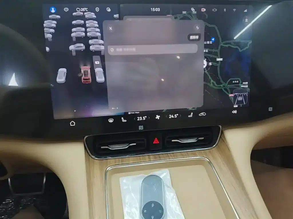 Wenjie M8 2025 Extended Range Max+ Version 53.4kWh 6-Seat Version (192-line LiDAR) — миниатюра 13