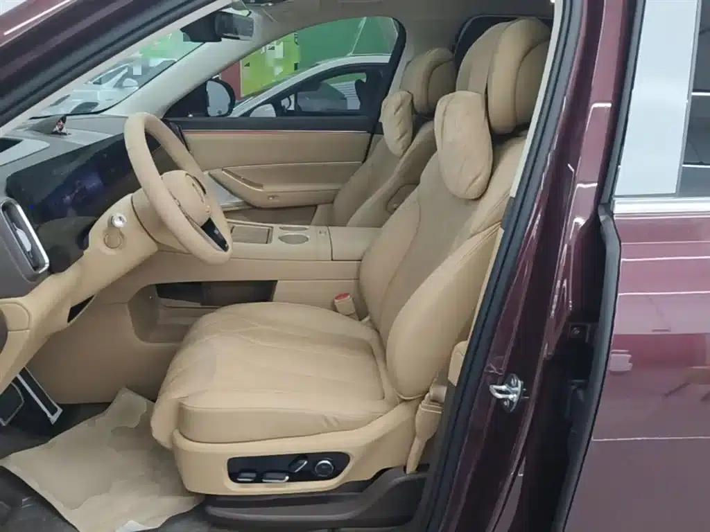 Wenjie M8 2025 Extended Range Max+ Version 53.4kWh 6-Seat Version (192-line LiDAR) — миниатюра 15