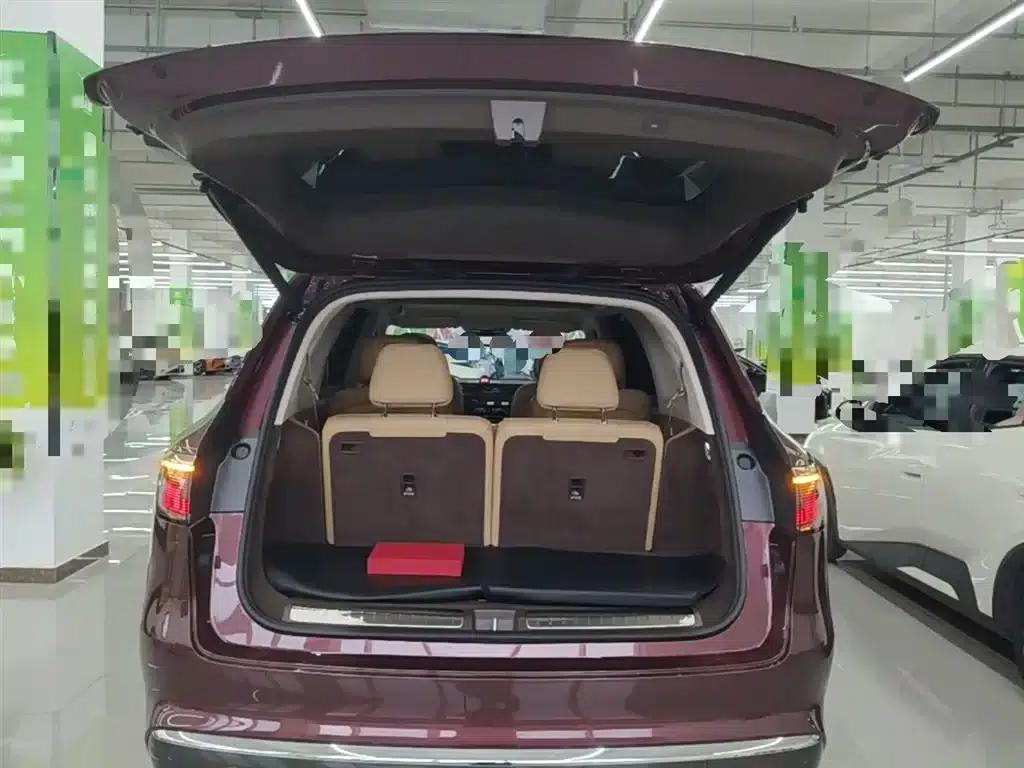 Wenjie M8 2025 Extended Range Max+ Version 53.4kWh 6-Seat Version (192-line LiDAR) — миниатюра 19