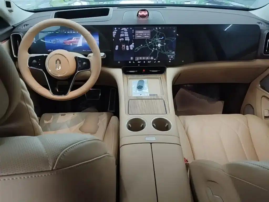 Wenjie M8 2025 Extended Range Max+ Version 53.4kWh 6-Seat Version (192-line LiDAR) — миниатюра 10