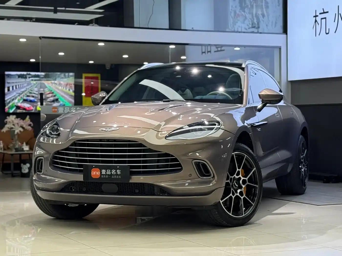 Aston Martin DBX 2020 4.0T V8 1913 First Edition Limited Edition — миниатюра 1