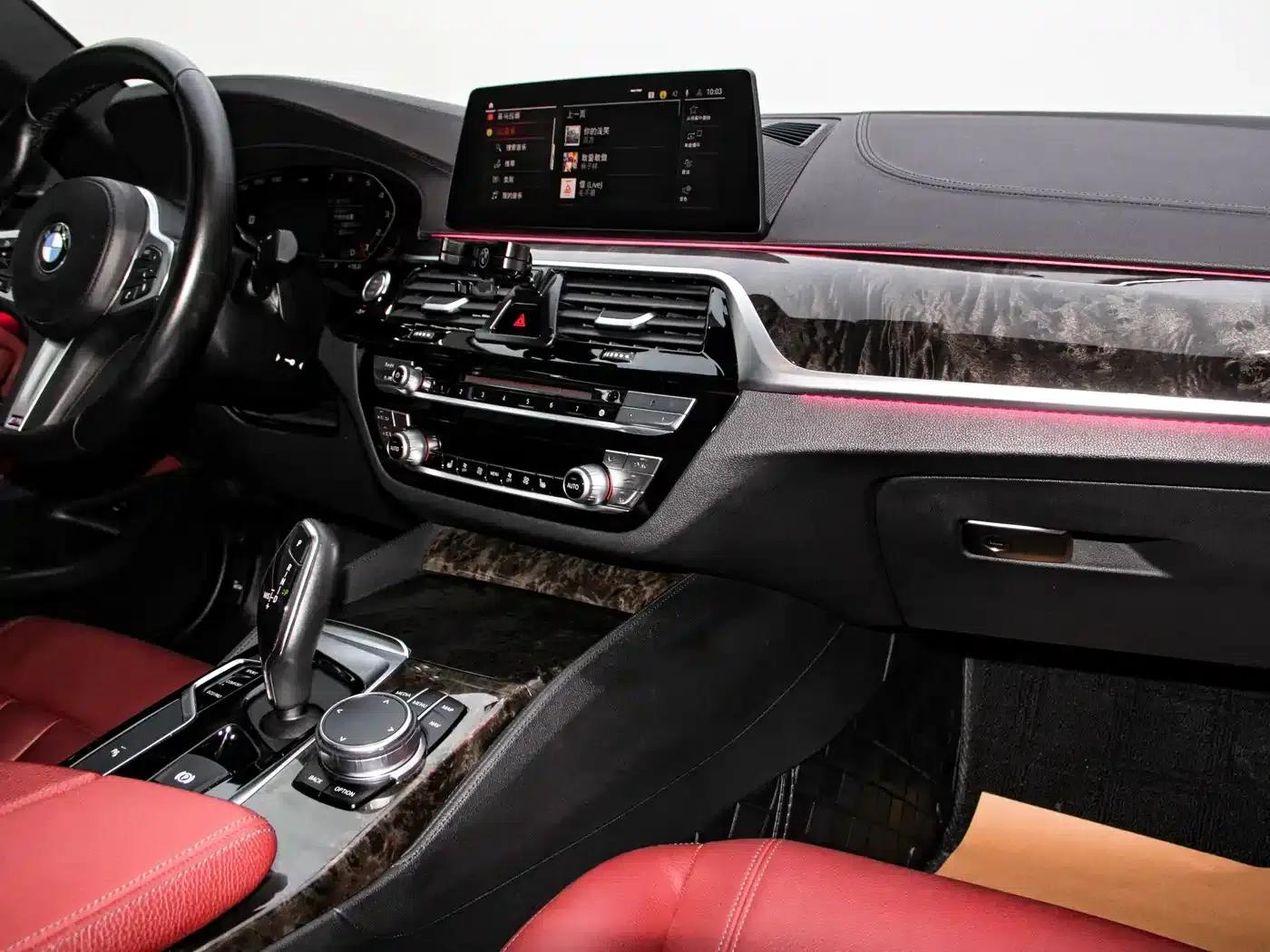 2019 BMW 5 Series 530Li Leading Edition M Sport Package — миниатюра 3