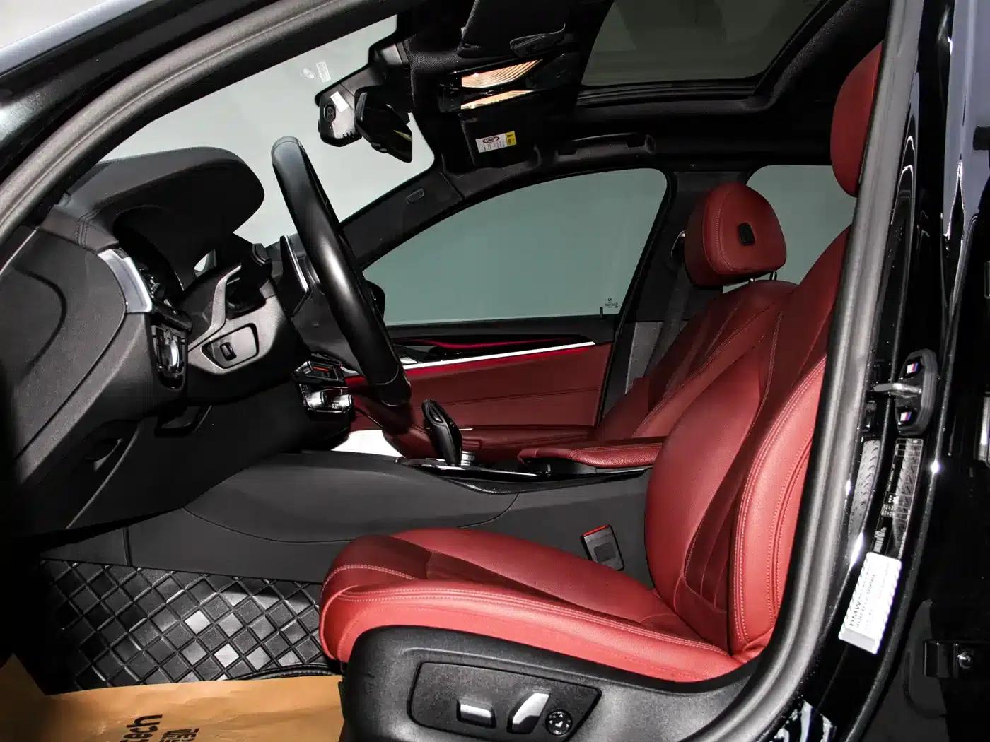 2019 BMW 5 Series 530Li Leading Edition M Sport Package — миниатюра 9