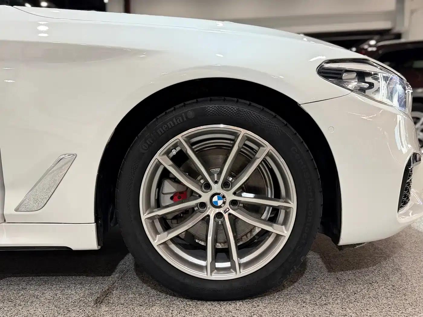 2020 BMW 5 Series 525Li M Sport Package — миниатюра 19