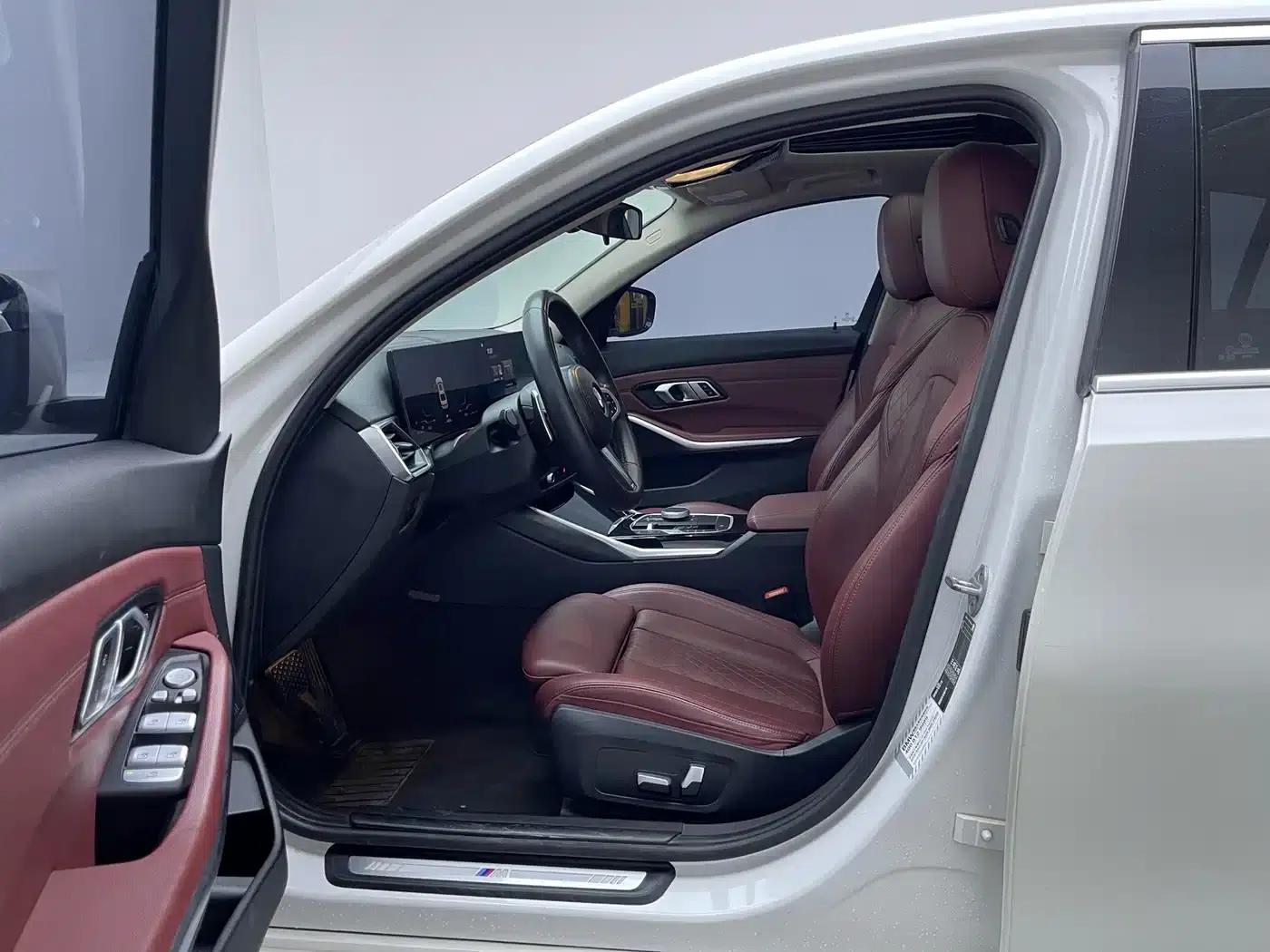 2023 BMW 3 Series 320Li M Sport Package — миниатюра 10