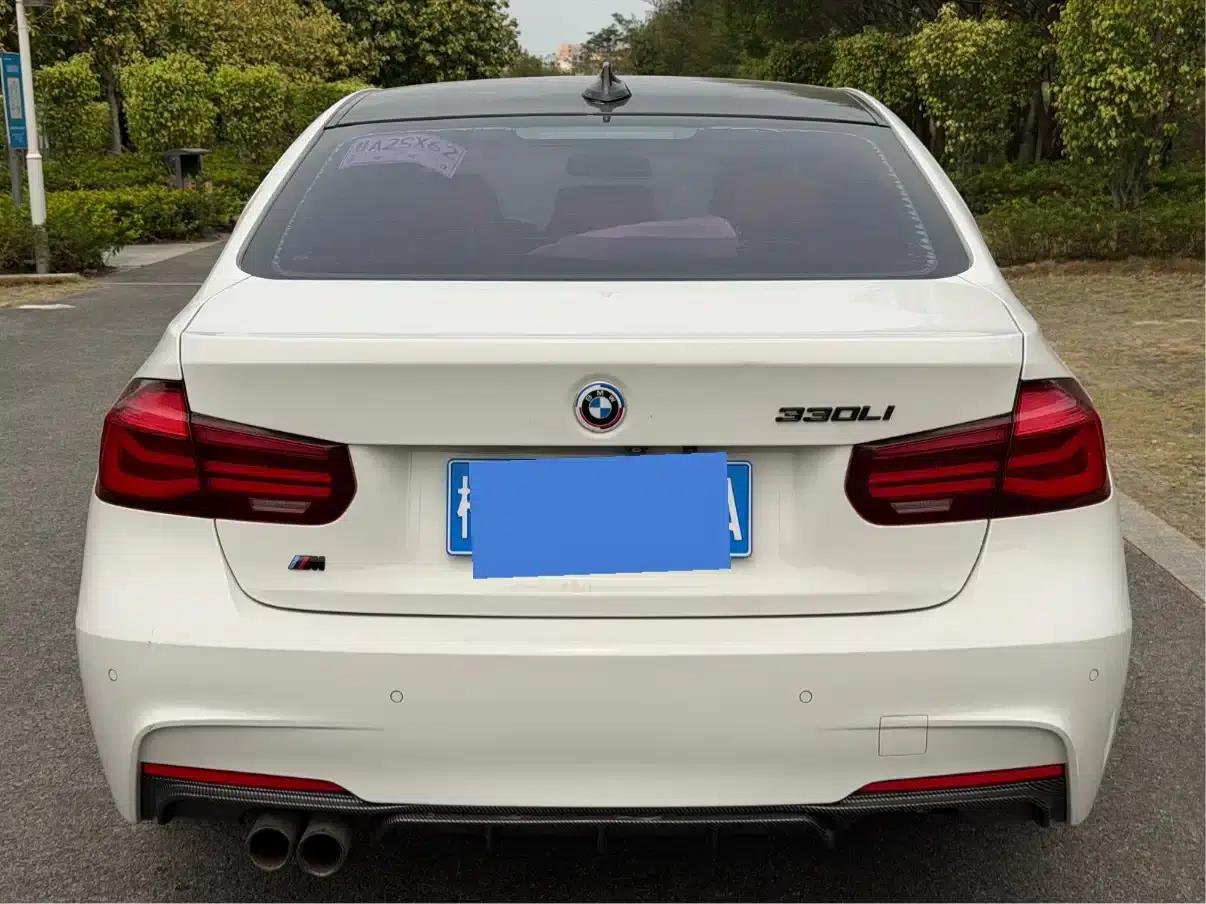 2018 BMW 3 Series 330Li M Sport Shadow Edition — миниатюра 5