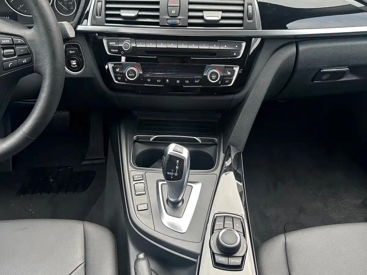 2017 BMW 3 Series 320Li xDrive Fashion Edition — миниатюра 12